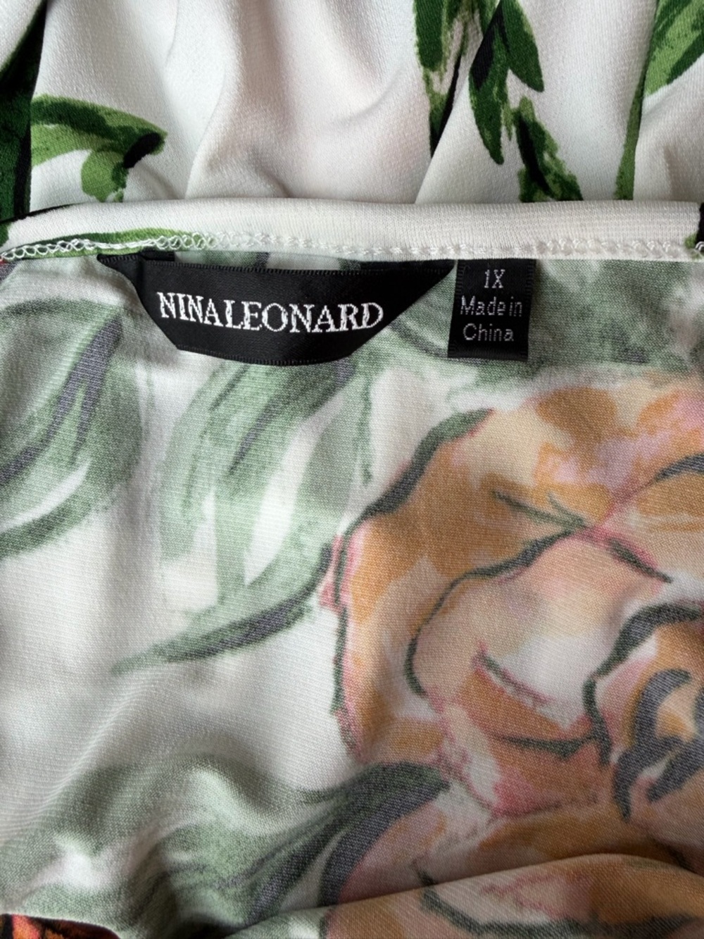 Nina Leonard Sz 1X White Floral Tunic Bell Shaped Tiered Ruffle Sleeves Casual - Picture 8 of 8